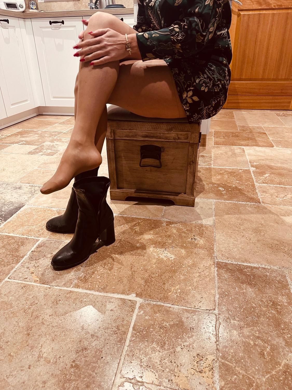 I_love_nylons's media