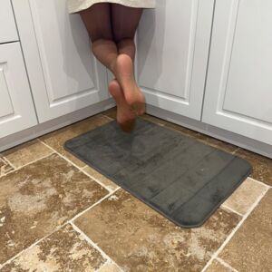 I_love_nylons's media