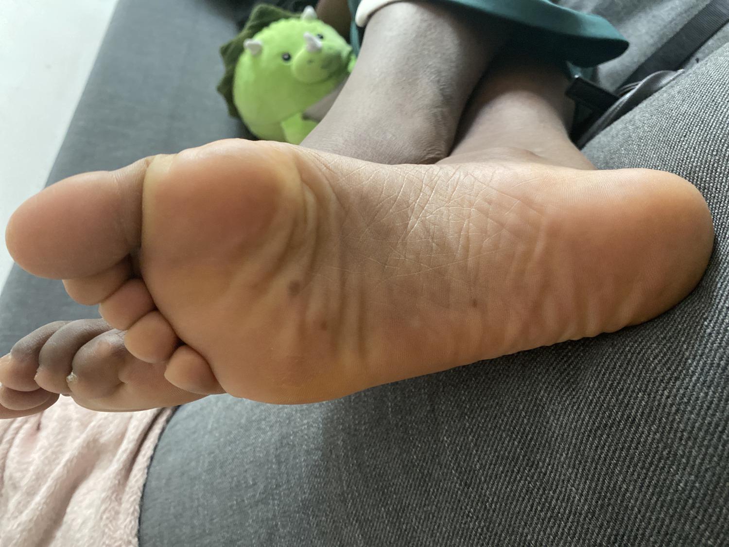 Iamfeetgirl's media
