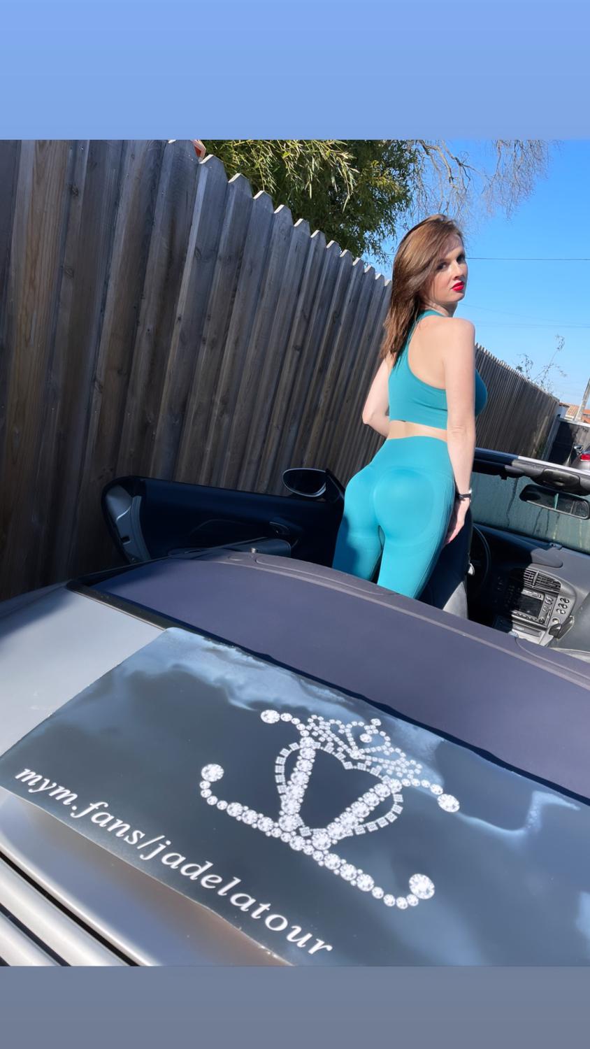 Jadelatour's media