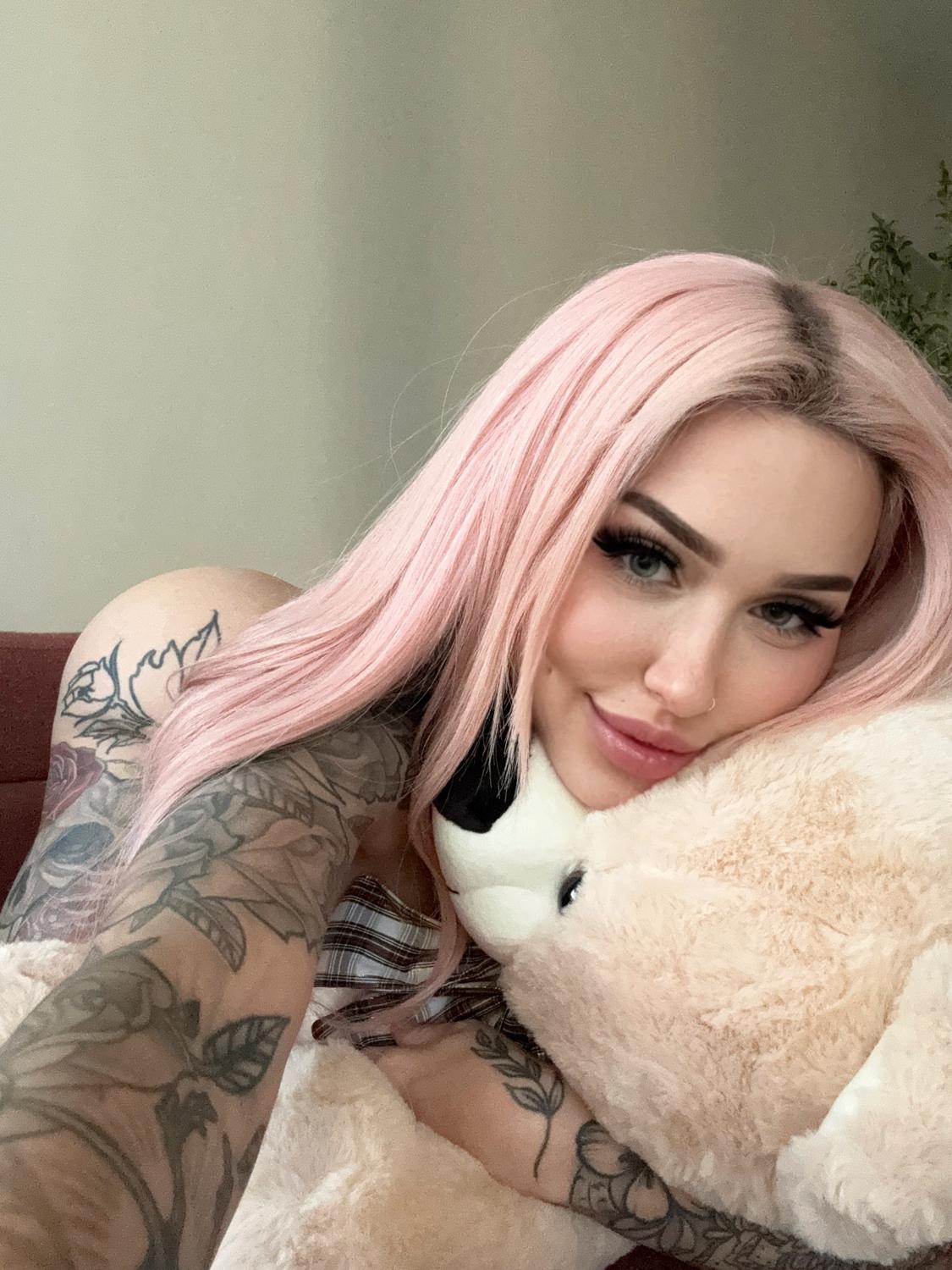 Jadelavoie's media