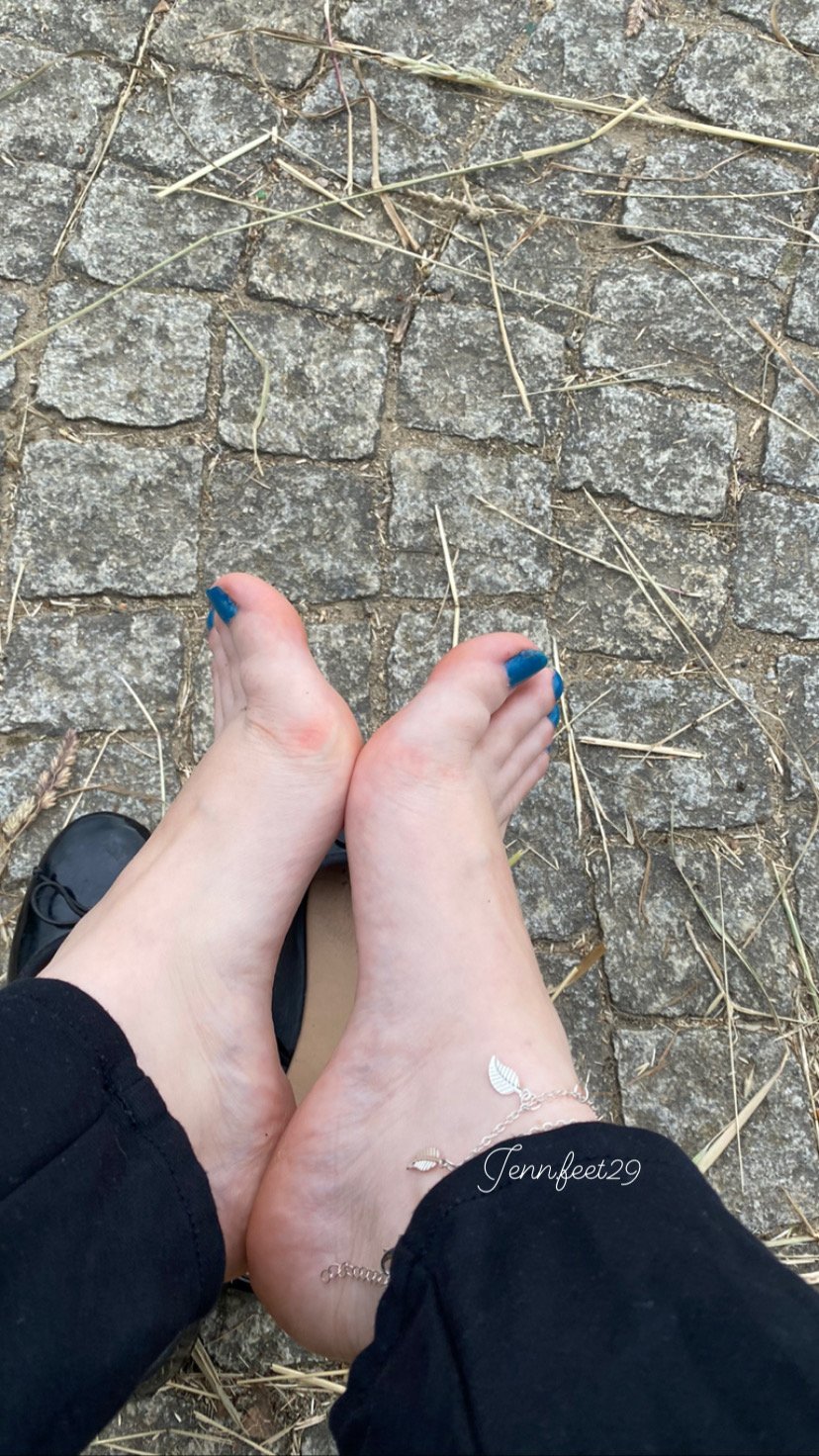 Jenn_feet29's media