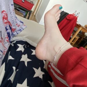 Jenn_feet29's media