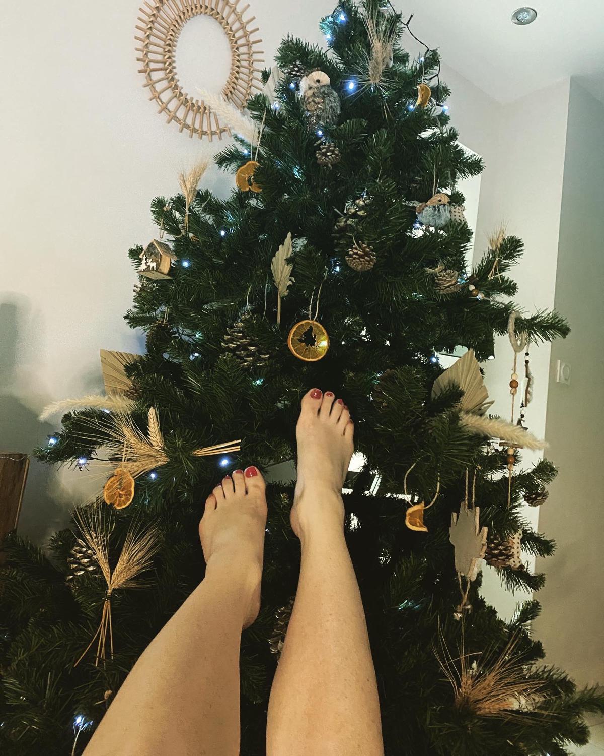 Jennsexyfeetfr's media