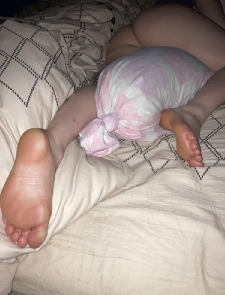 Jennsexyfeetfr's media