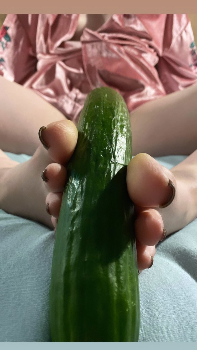 Jennsexyfeetfr's media