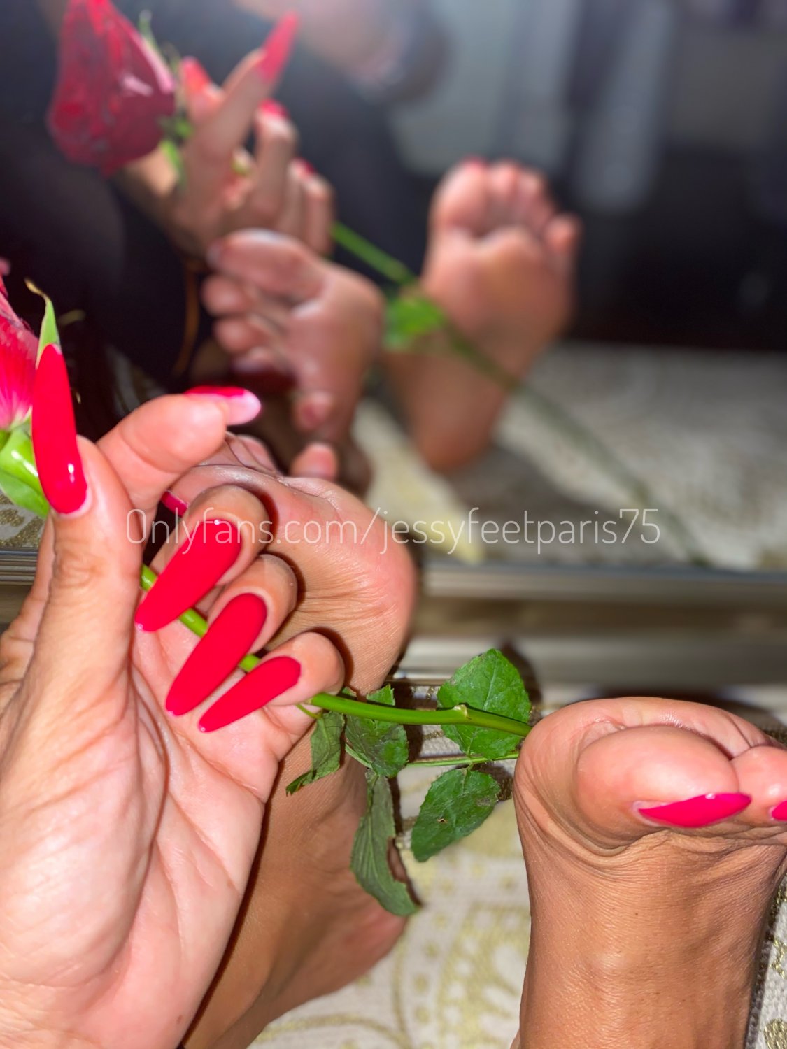Jessyfeetparis75's media