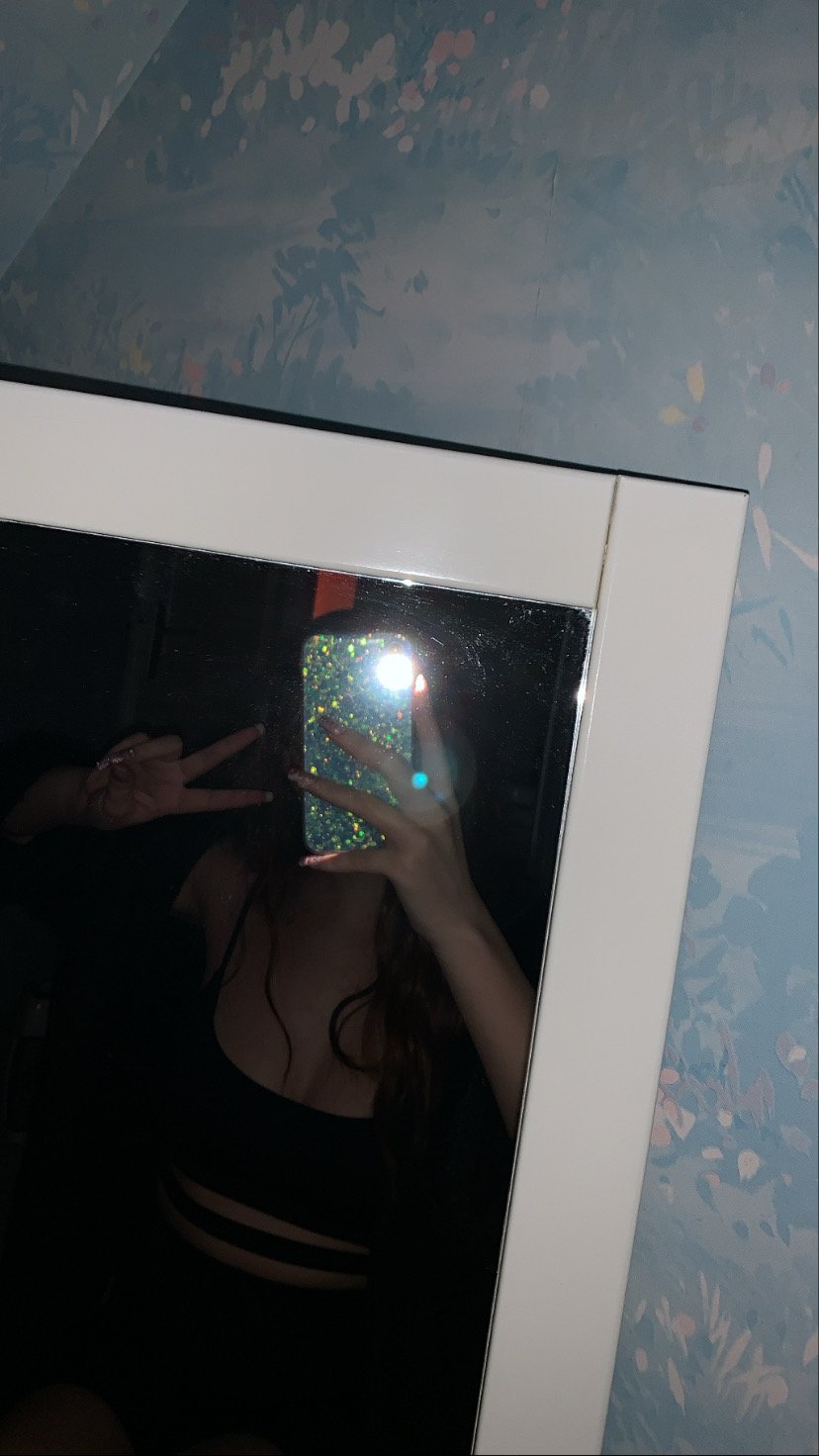 Jmenbatslesboobs_'s media