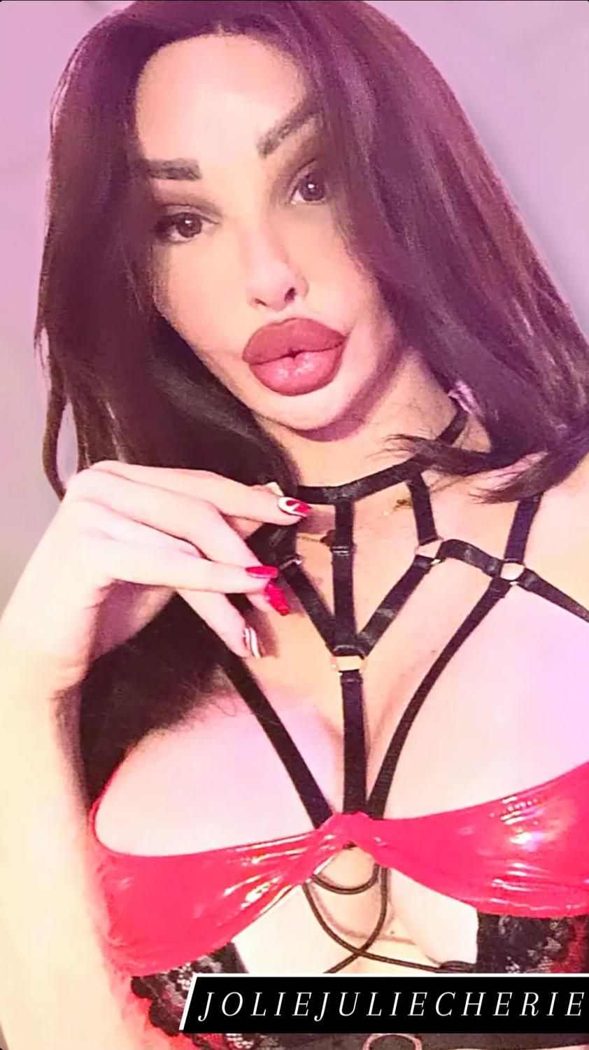 Joliejuliecherie's media
