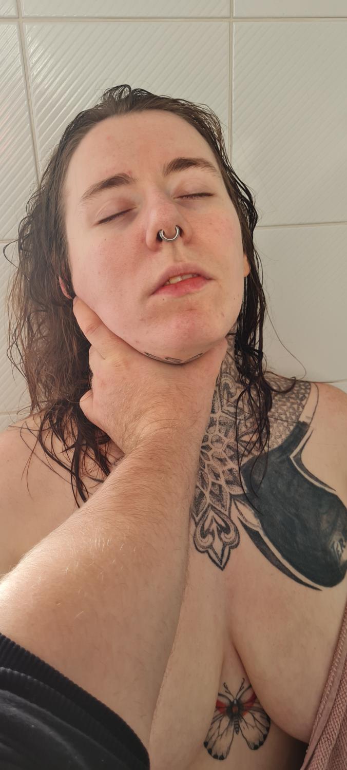 Julia_robin_sexe_domination's media