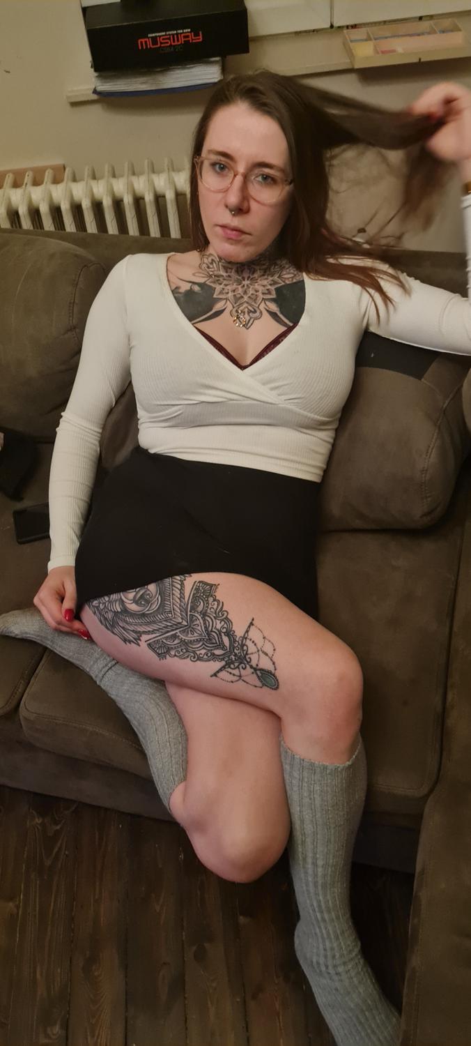 Julia_robin_sexe_domination's media
