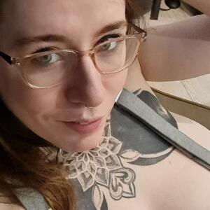 Julia_robin_sexe_domination's media