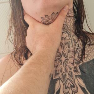 Julia_robin_sexe_domination's media