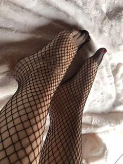 Julielovefeet's media