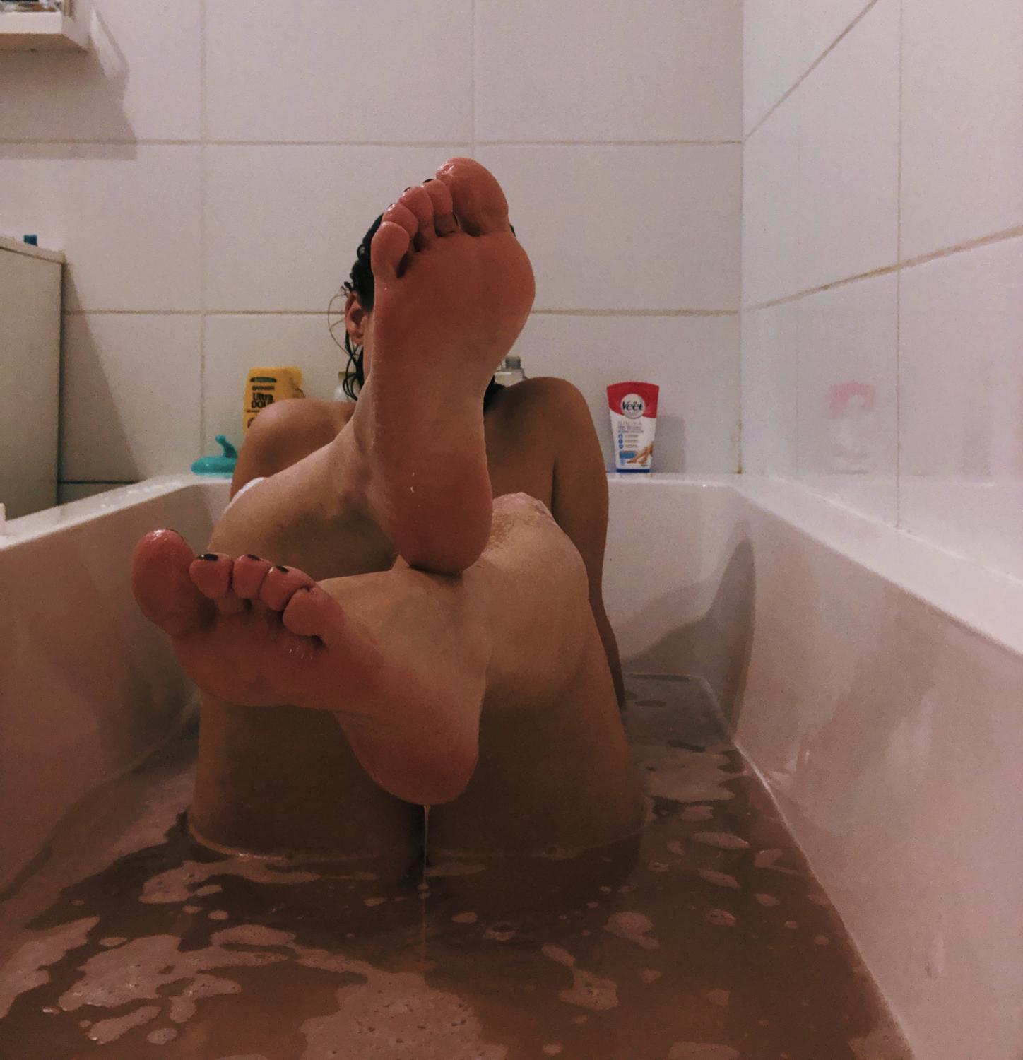 Kailafrenchfeet's media