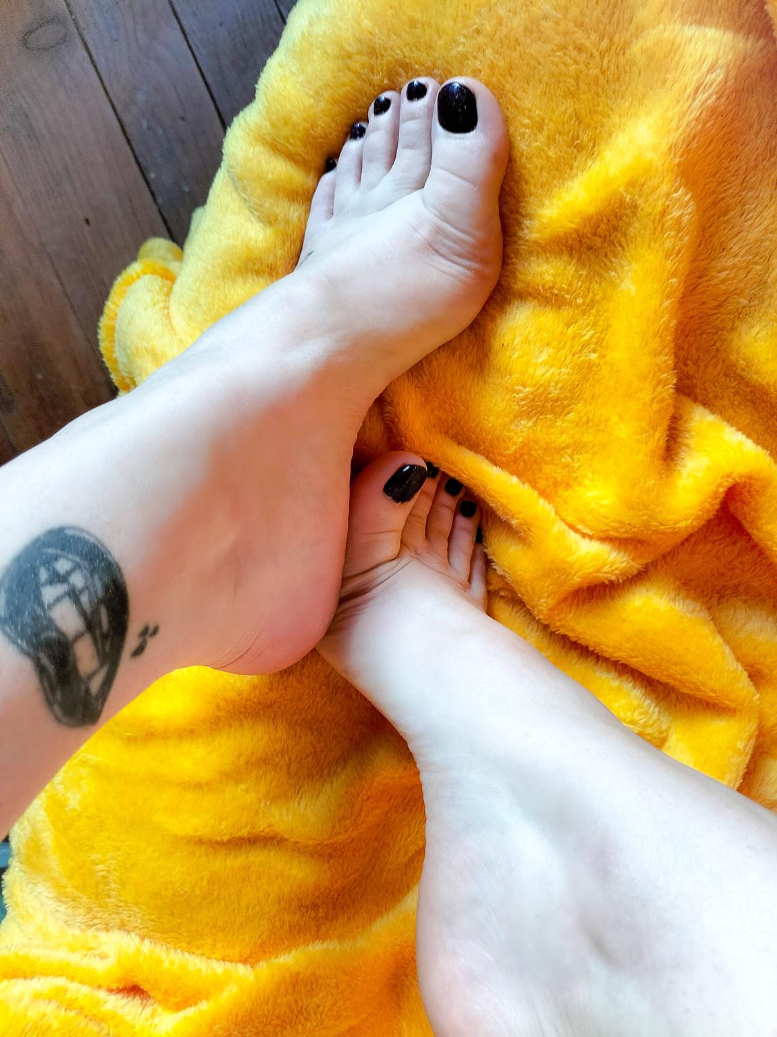 Kandifeet's media