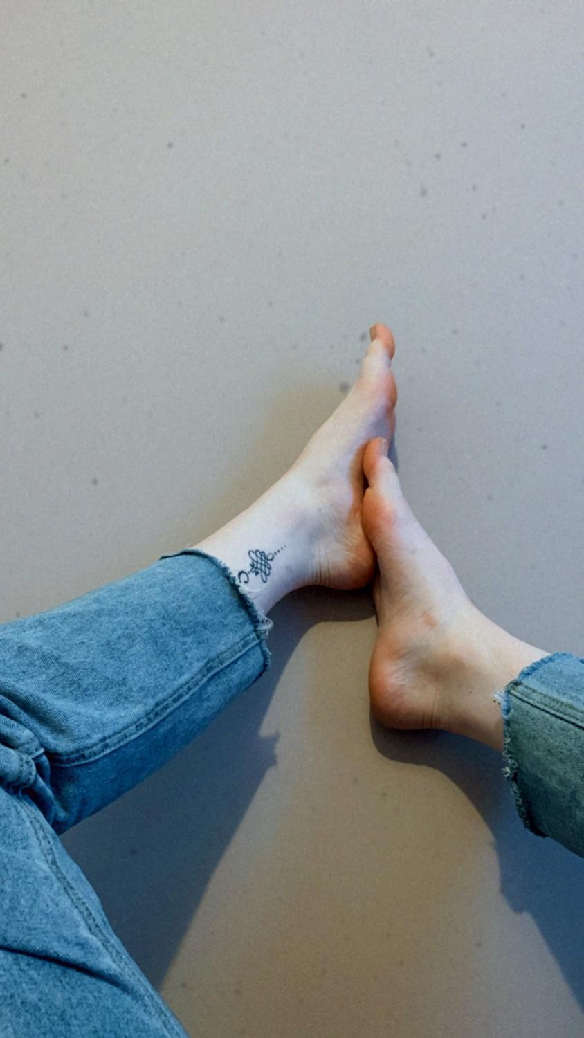 Kellyfeet's media
