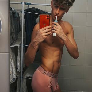 Kevindelbrotto's media