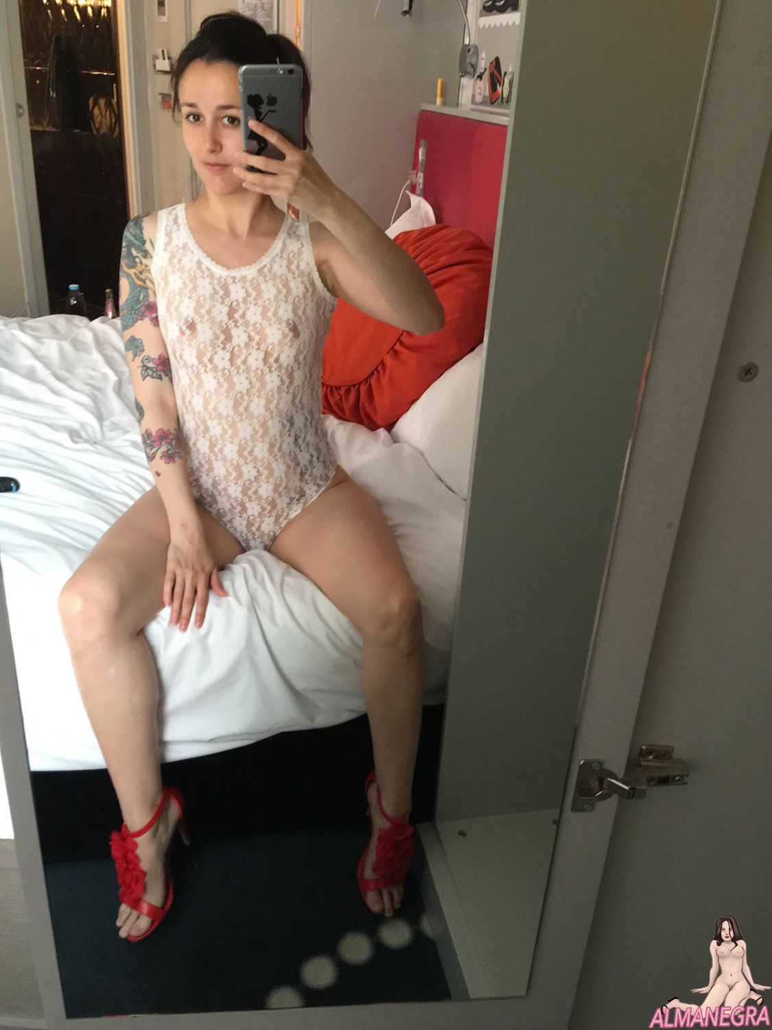 Kiara-femdom's media