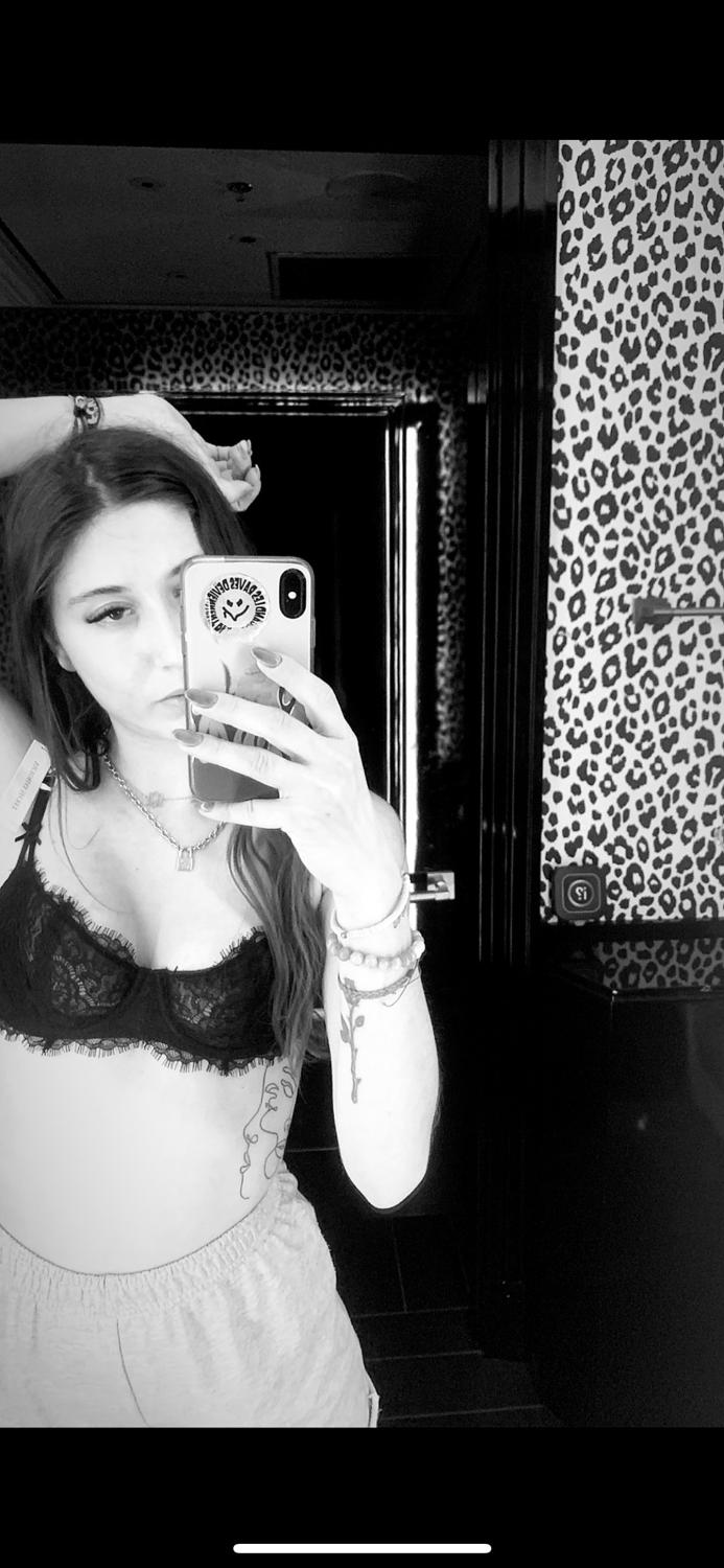 Kiaralovv_'s media