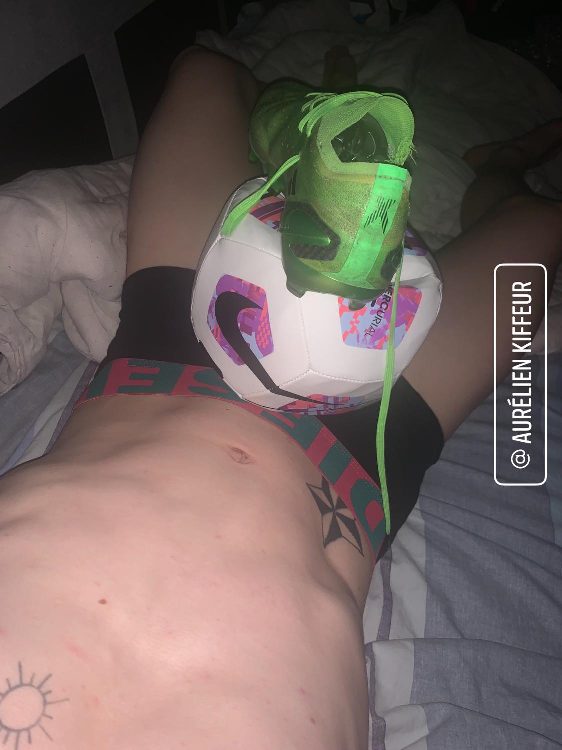 Kiffrballefoot's media