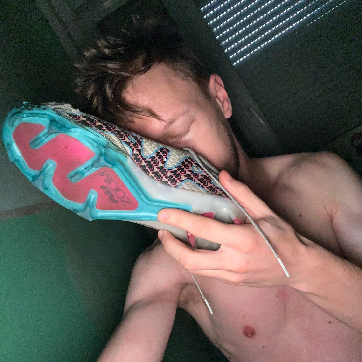 Kiffrballefoot's media