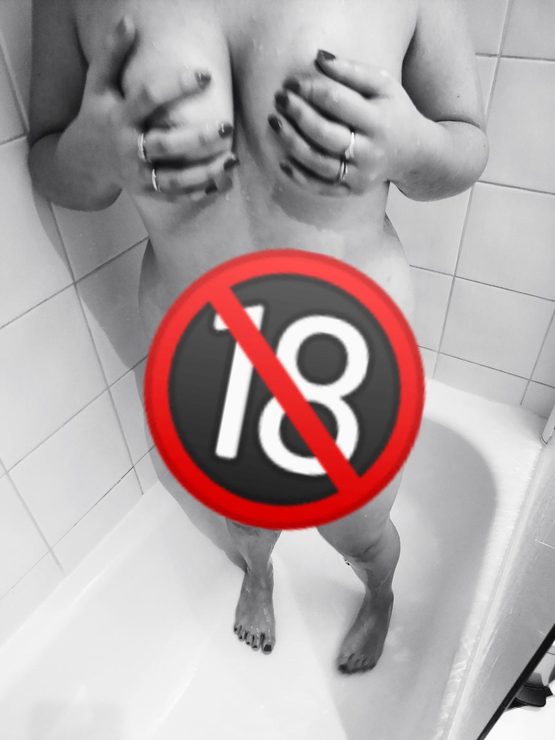 Kingvqueen_hot's media