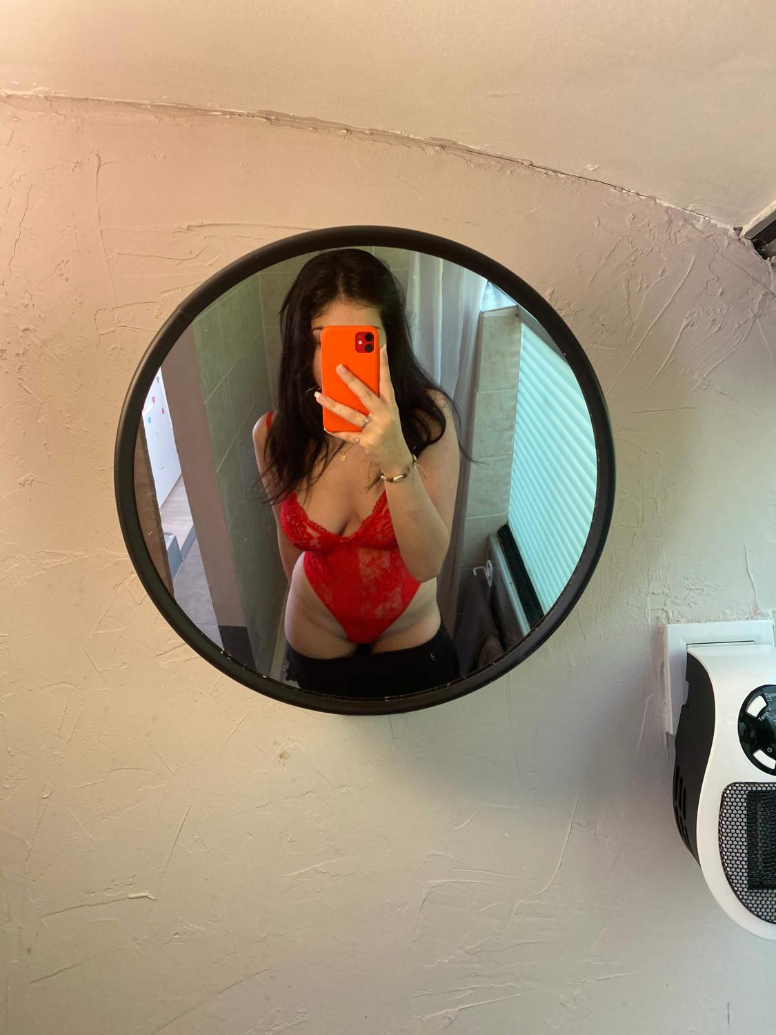 Kloe28's media