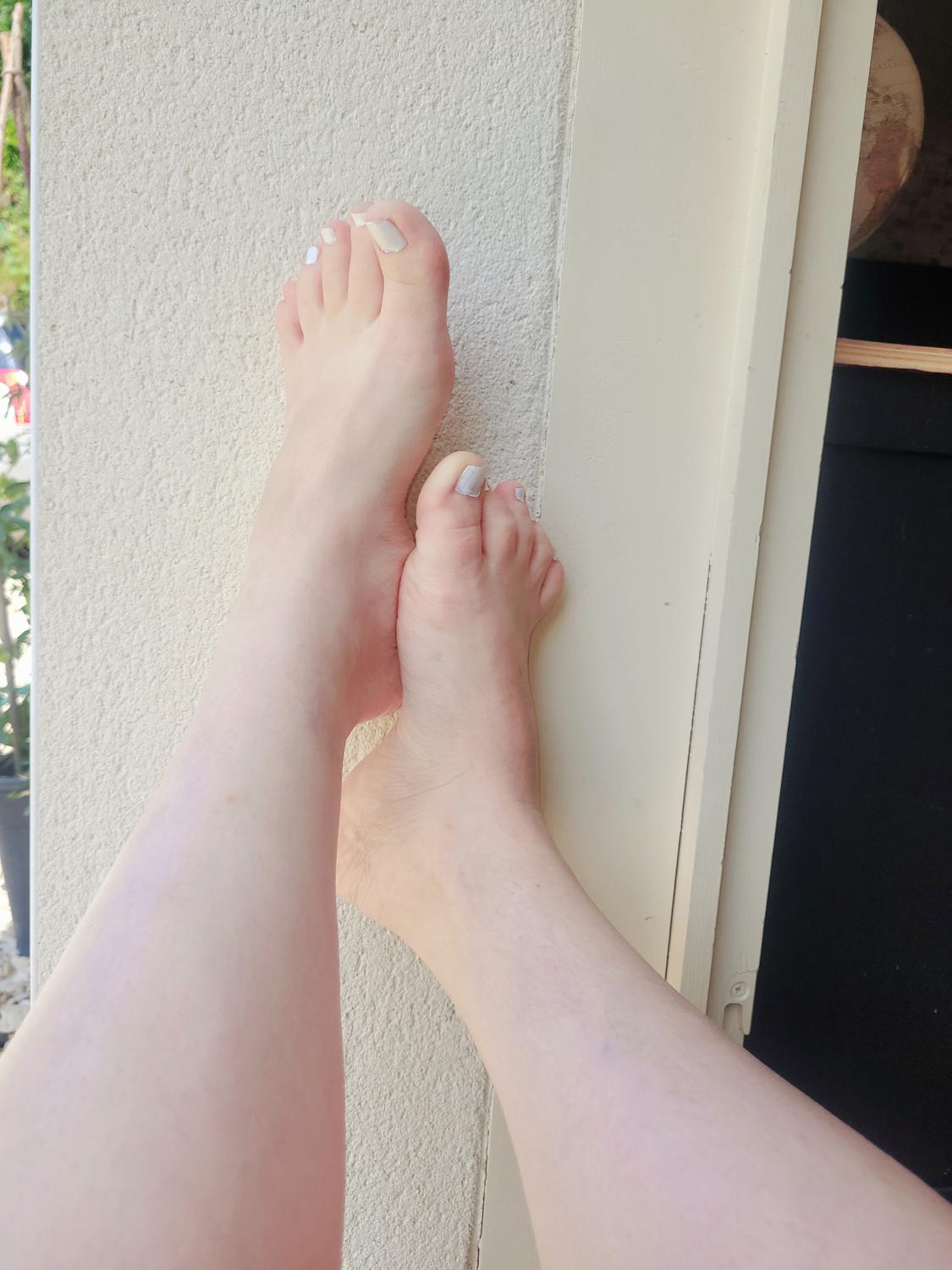 _laetichoufeet's media