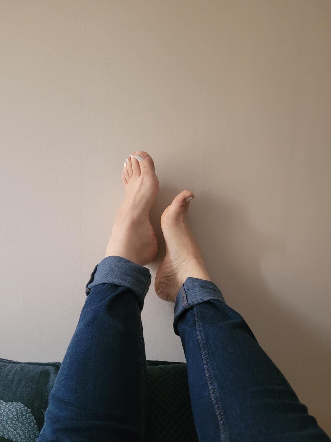 _laetichoufeet's media