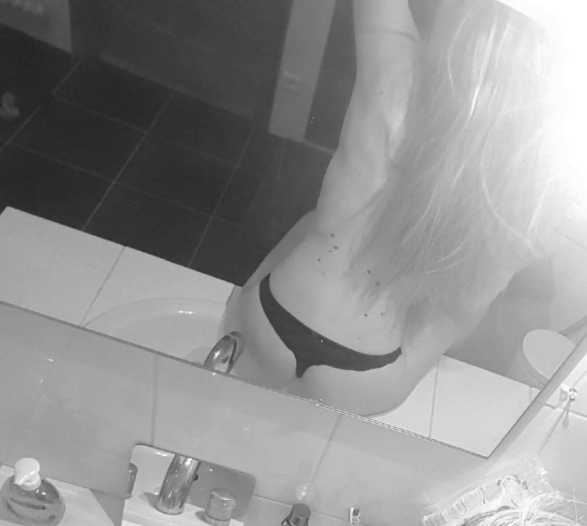 Lalybie's media