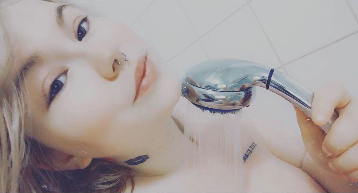 _laroussecoquine's media