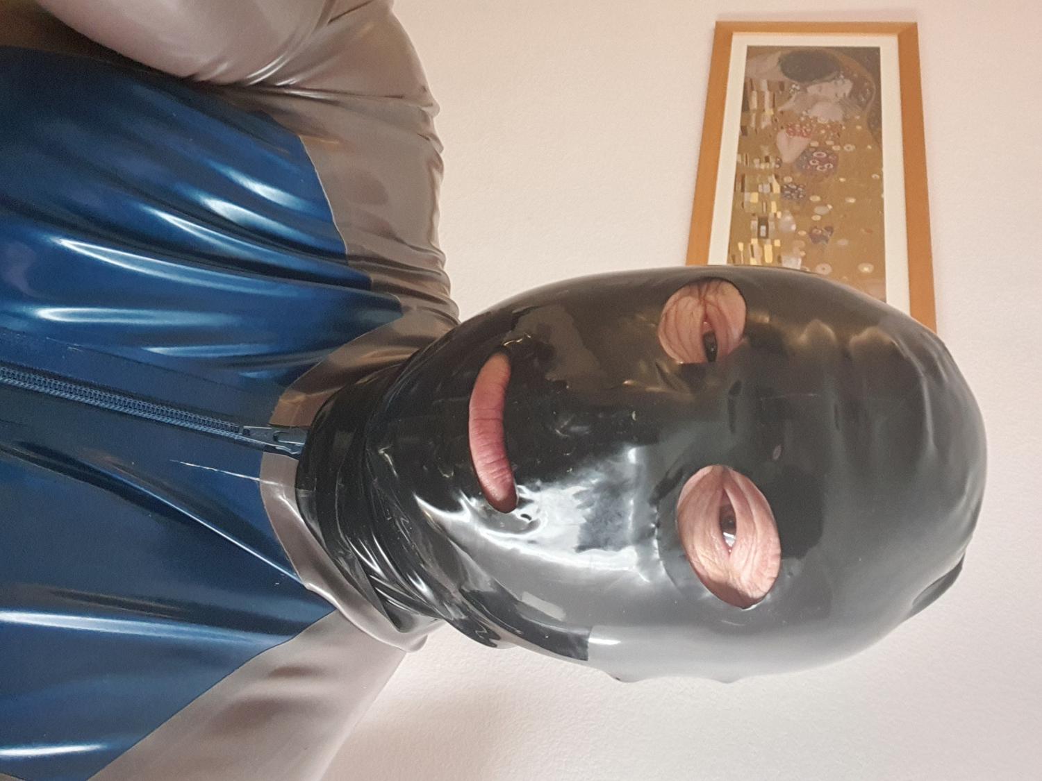 Latexandmore's media