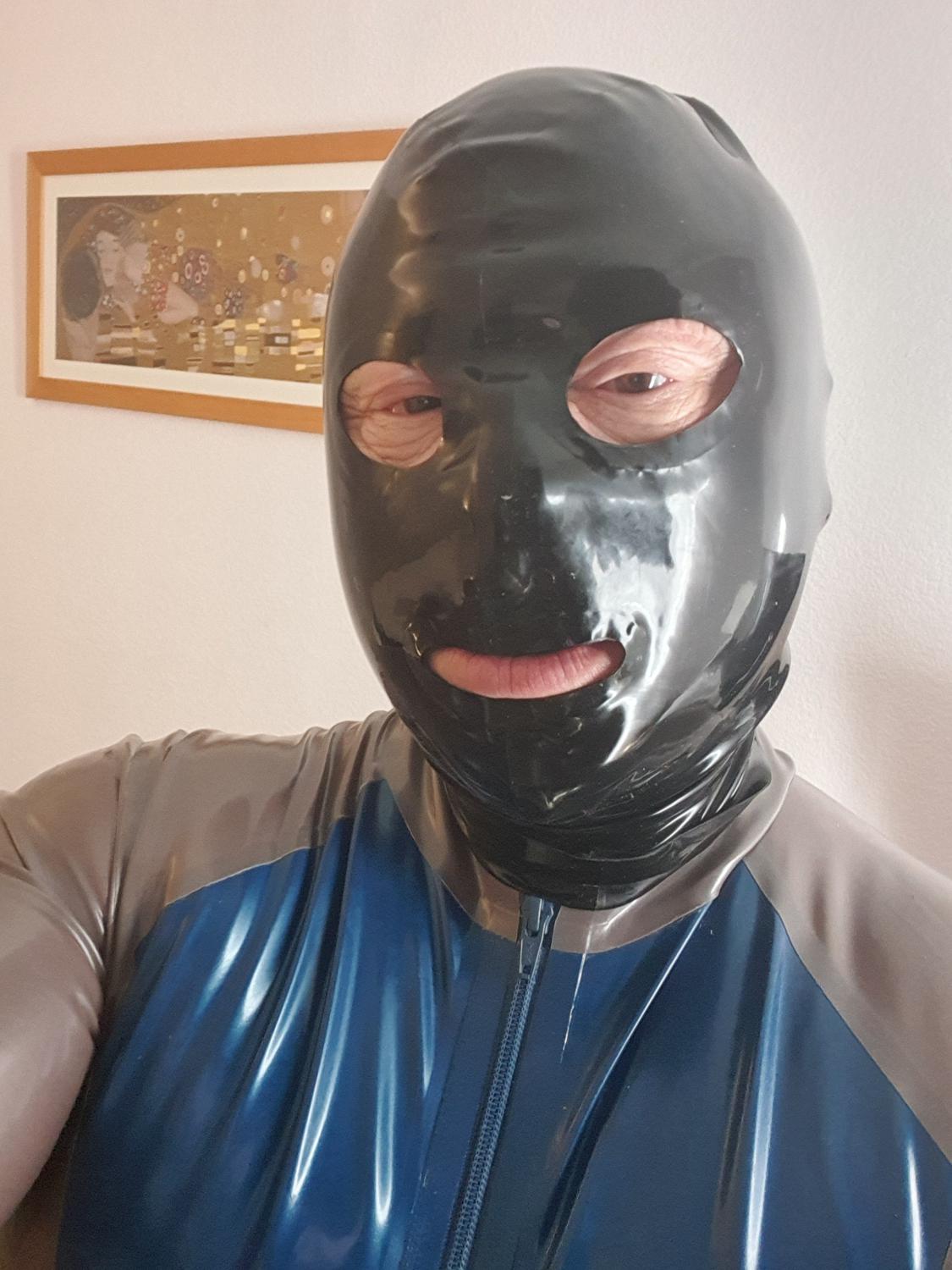 Latexandmore's media