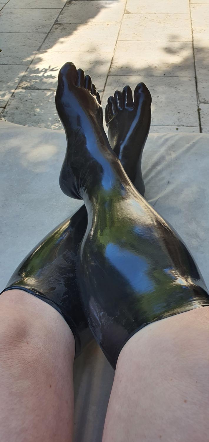 Latexandmore's media