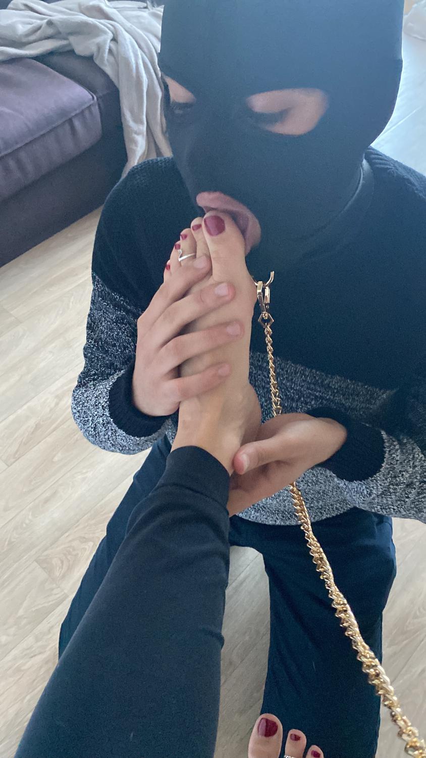 Laufrenchfeet's media