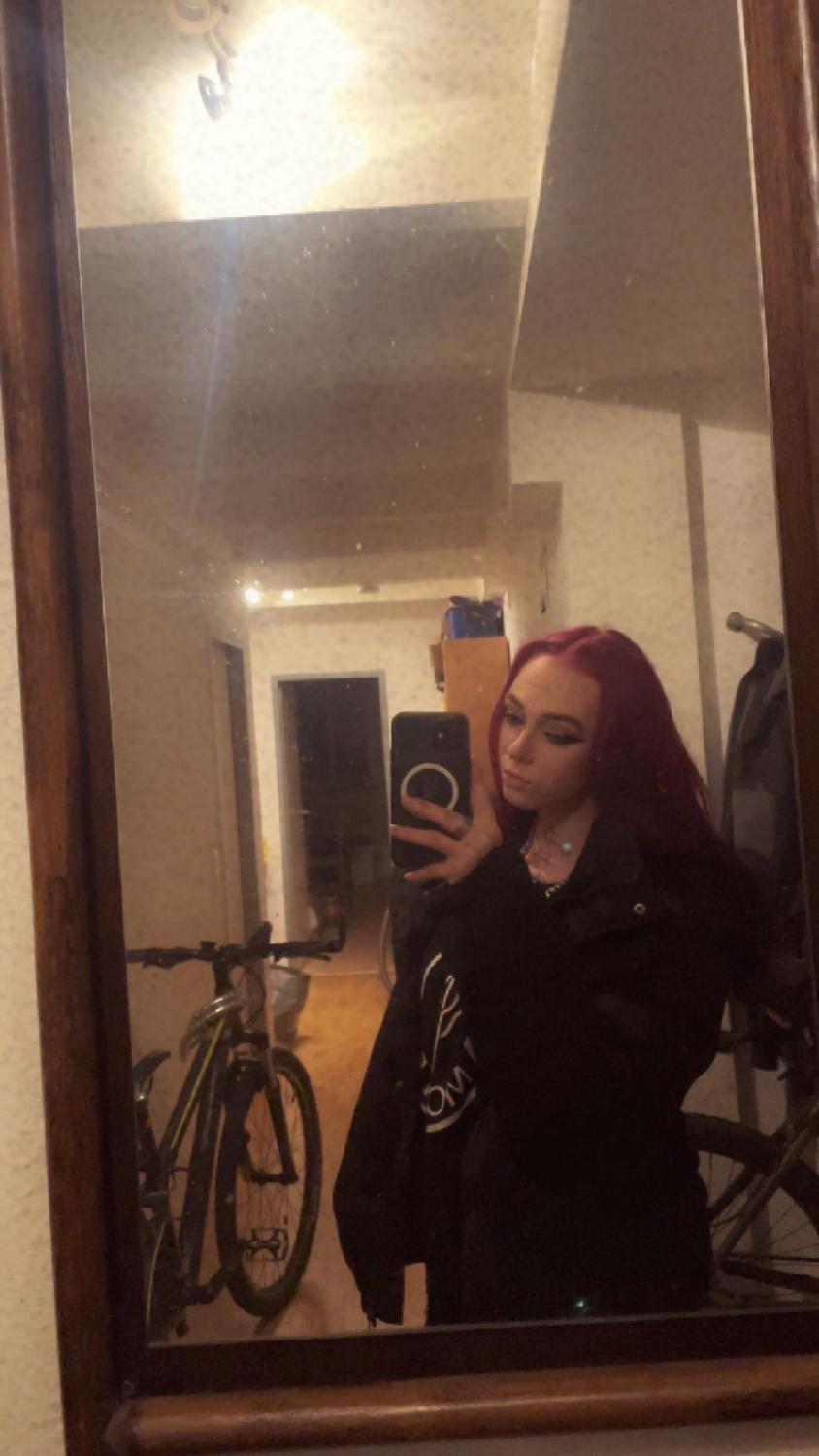 Laurablnt's media
