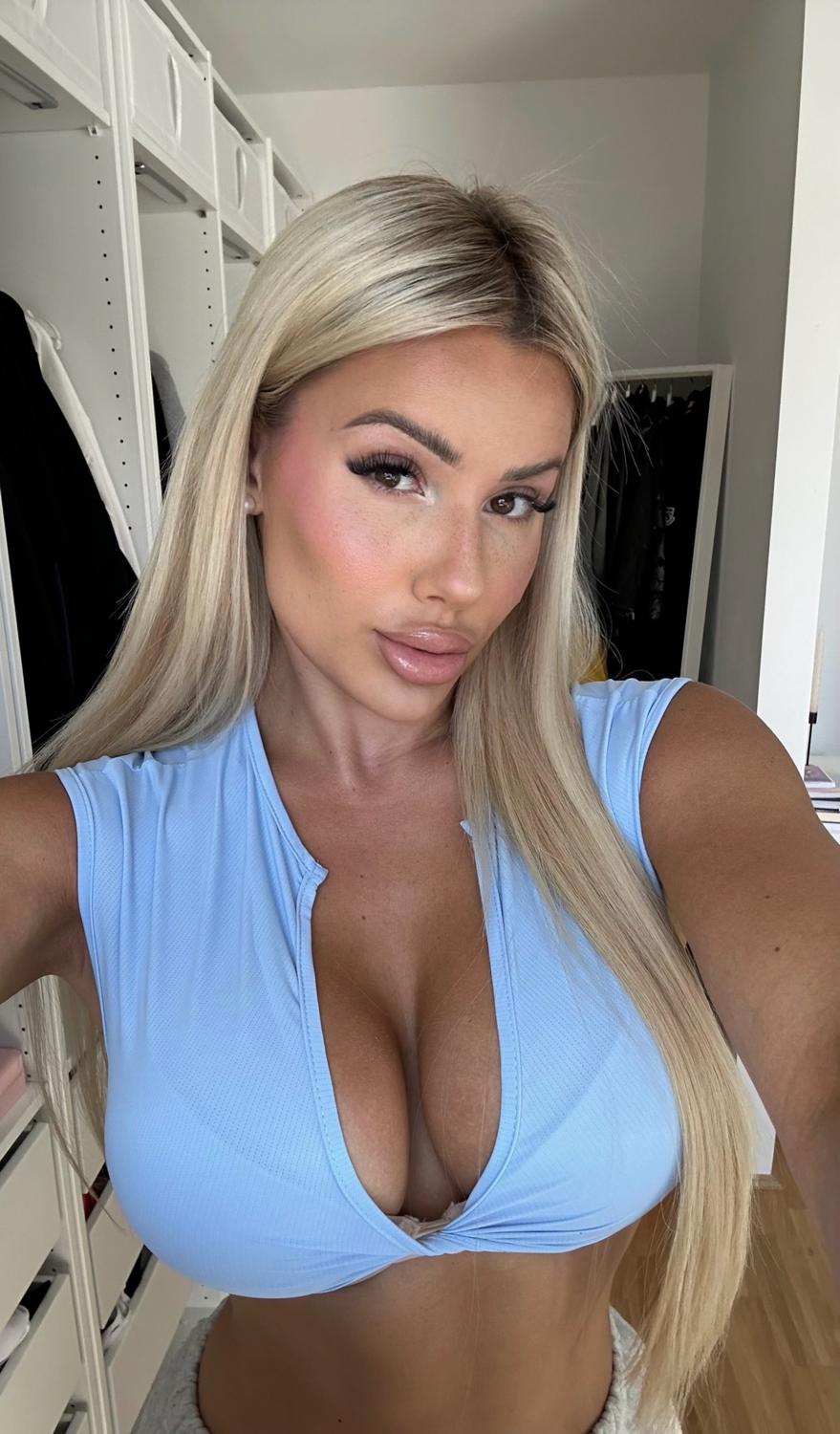 Lauramarialee's media