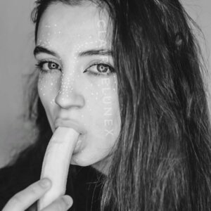 Laurenwalker's media