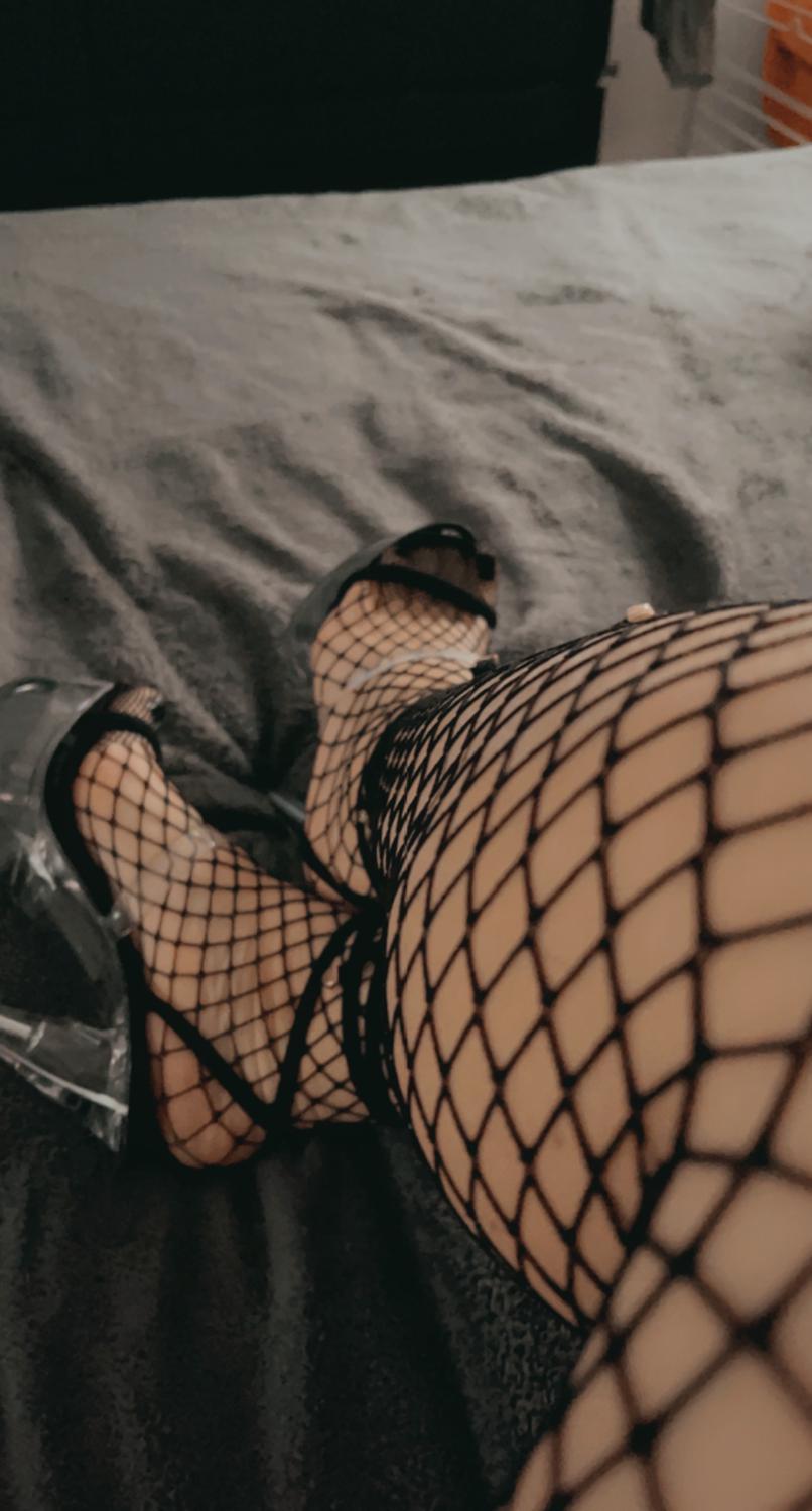Laurie_fetish's media