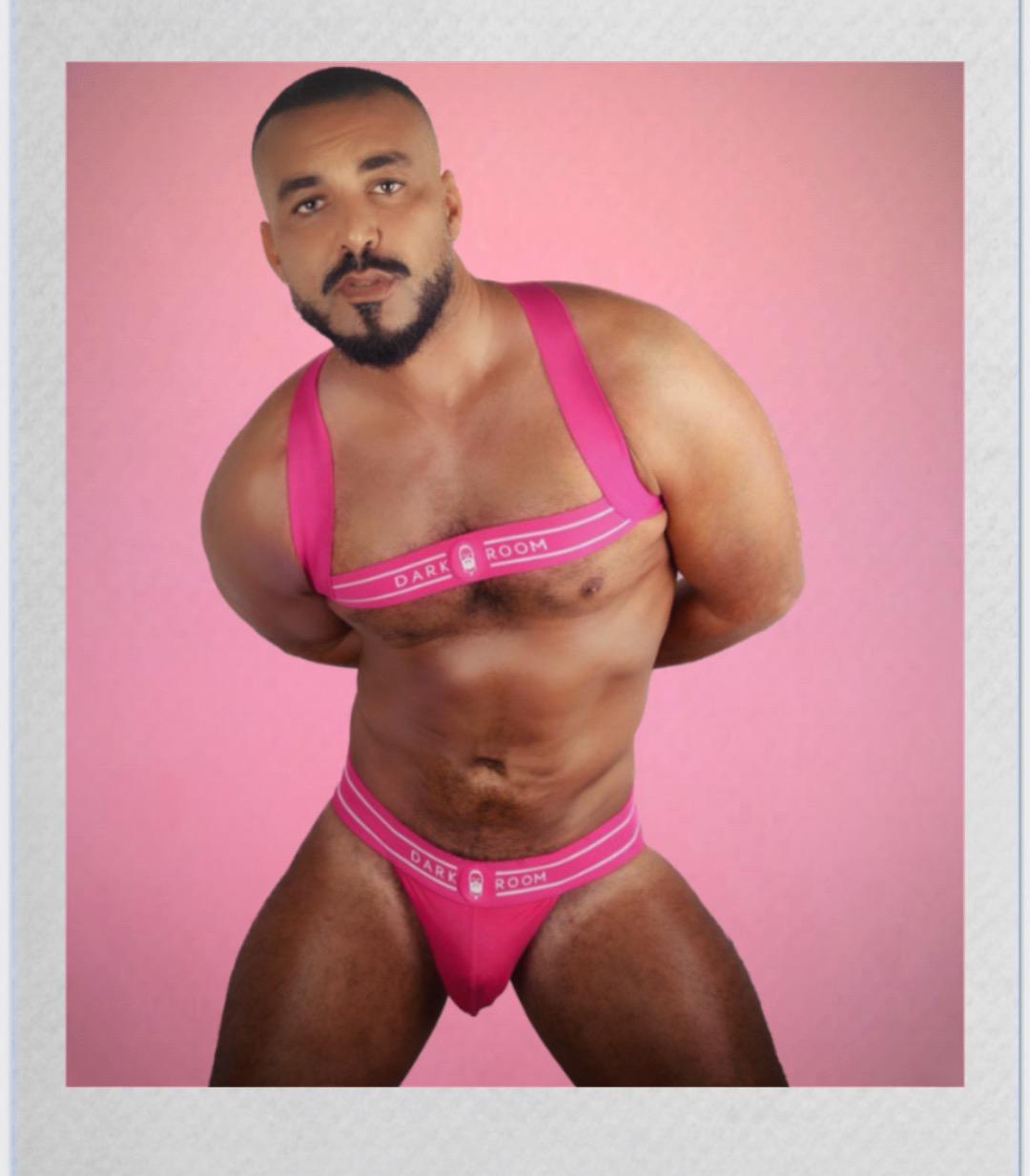 Laveritenaked's media