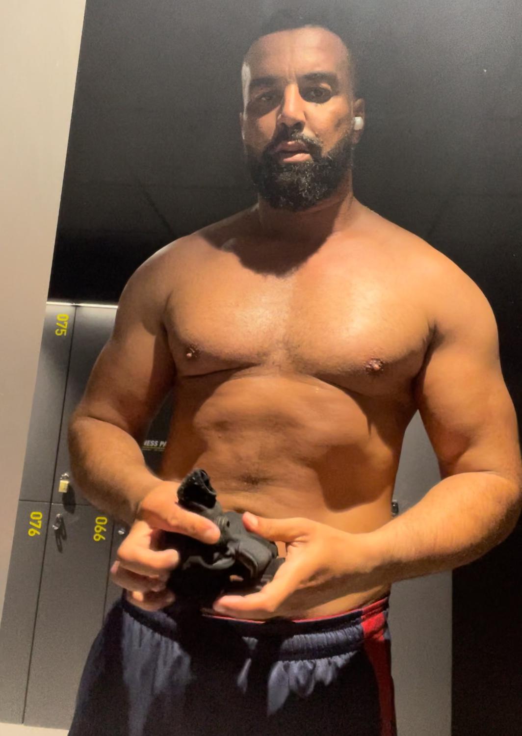 Laveritenaked's media