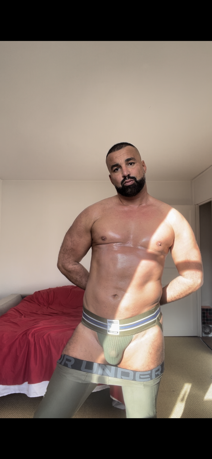 Laveritenaked's media