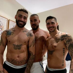 Laveritenaked's media