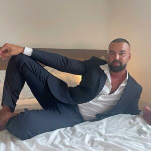 Laveritenaked's media