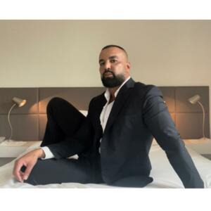 Laveritenaked's media
