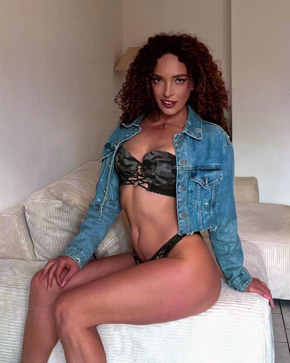 Laytitia's media