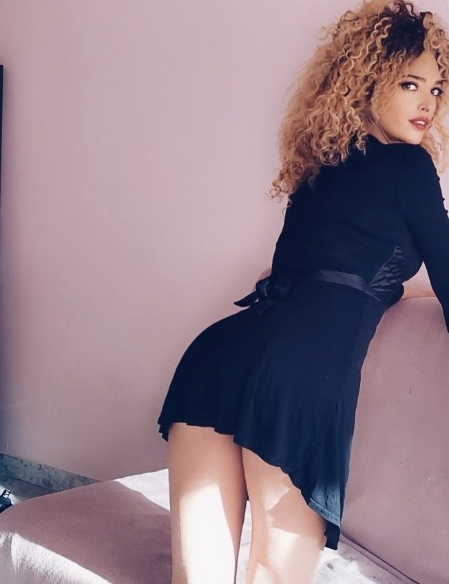 Laytitia's media