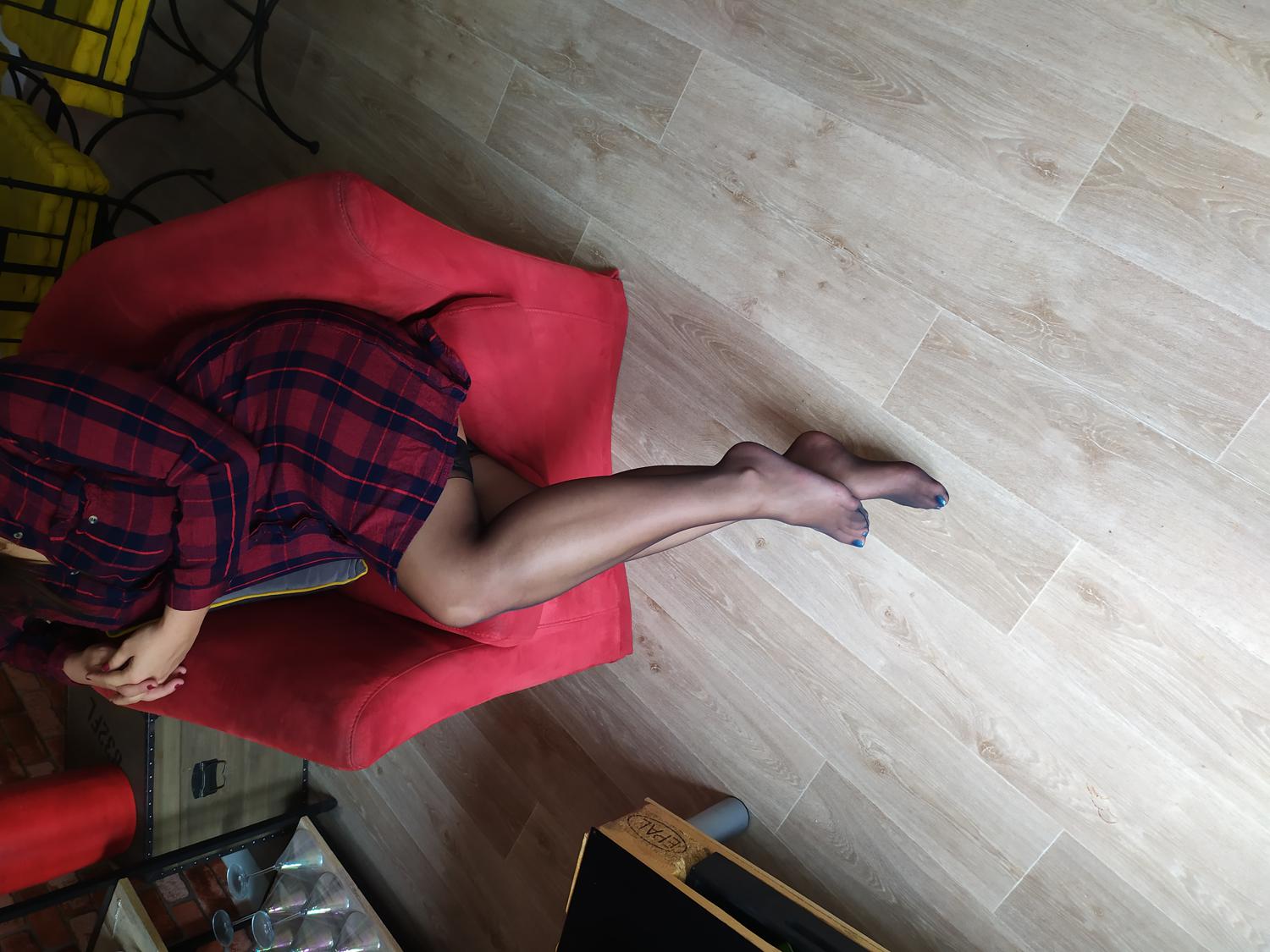 Lea_feet_officiel's media