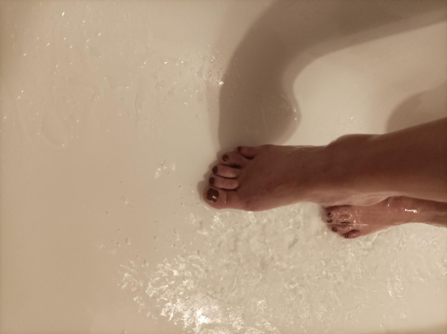 Lea_feet_officiel's media